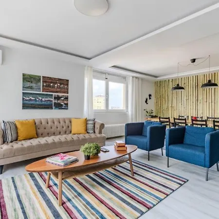 Bright Spacious New 4bd2bath Home! #331 Apartment Istanbul