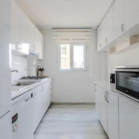 Διαμέρισμα Bright Spacious New 4bd2bath Home! #331 Κωνσταντινούπολη