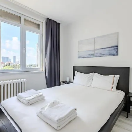 Bright Spacious New 4bd2bath Home! #331 Apartament