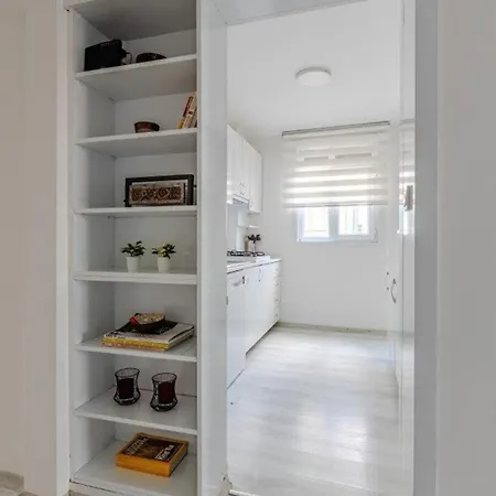 Bright Spacious New 4bd2bath Home! #331 アパート *